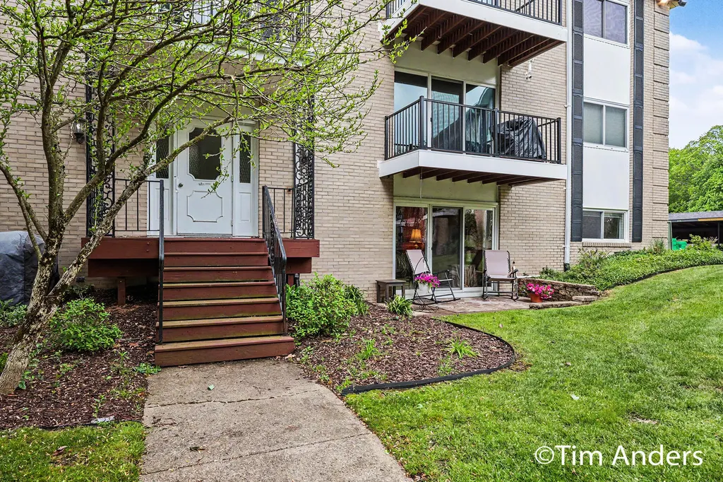 2759 Leonard Street NW Grand Rapids City MI 49504