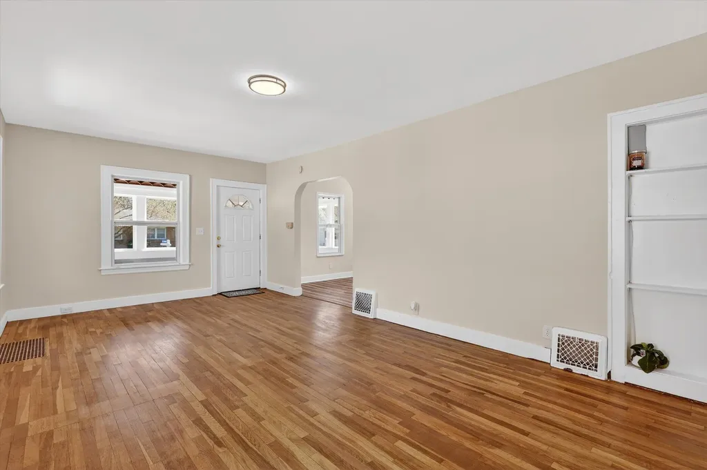 1047 Eastern Avenue NE Grand Rapids City MI 49503