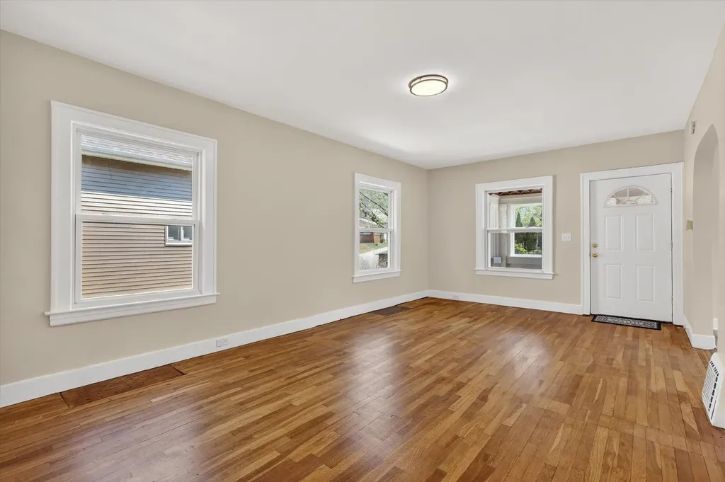 1047 Eastern Avenue NE Grand Rapids City MI 49503