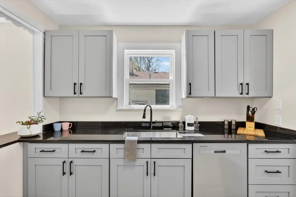 1047 Eastern Avenue NE Grand Rapids City MI 49503