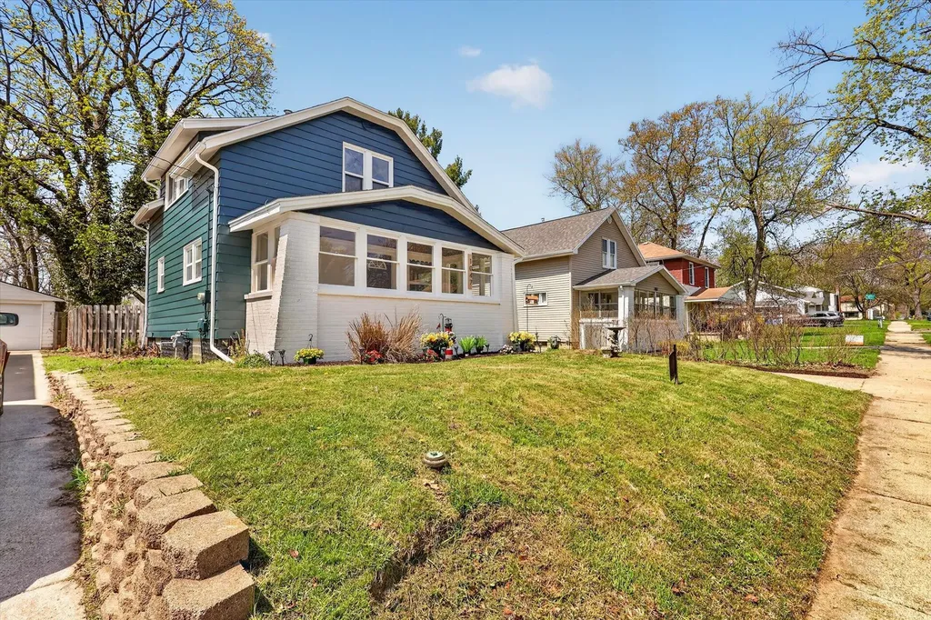 1047 Eastern Avenue NE Grand Rapids City MI 49503