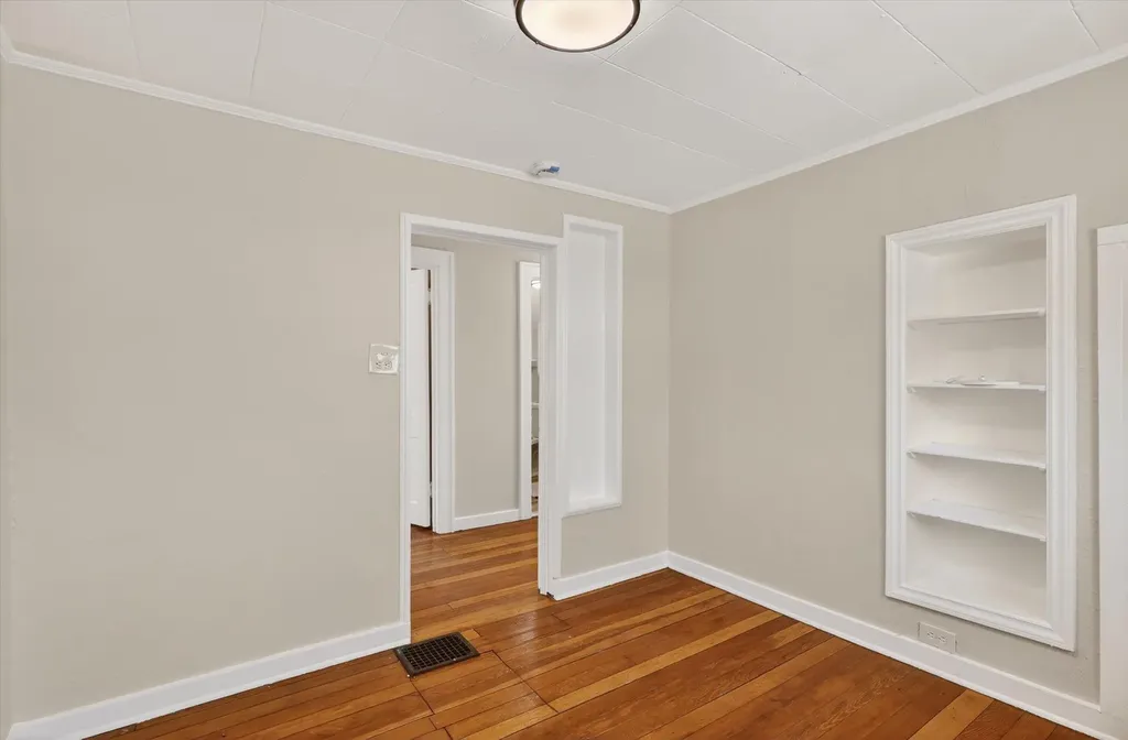 1047 Eastern Avenue NE Grand Rapids City MI 49503