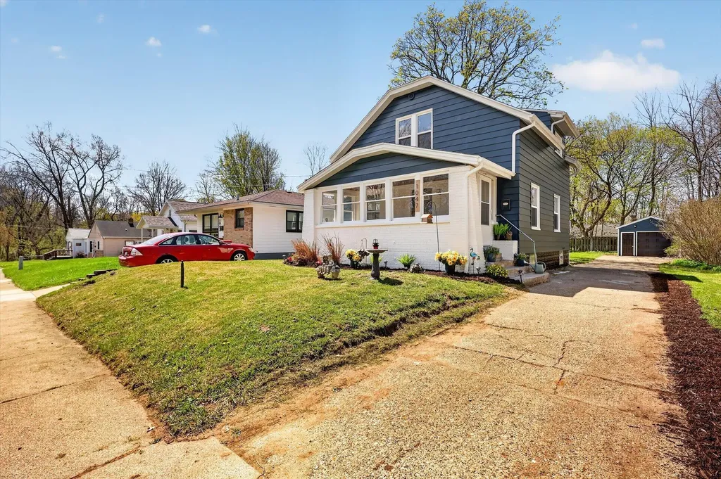 1047 Eastern Avenue NE Grand Rapids City MI 49503