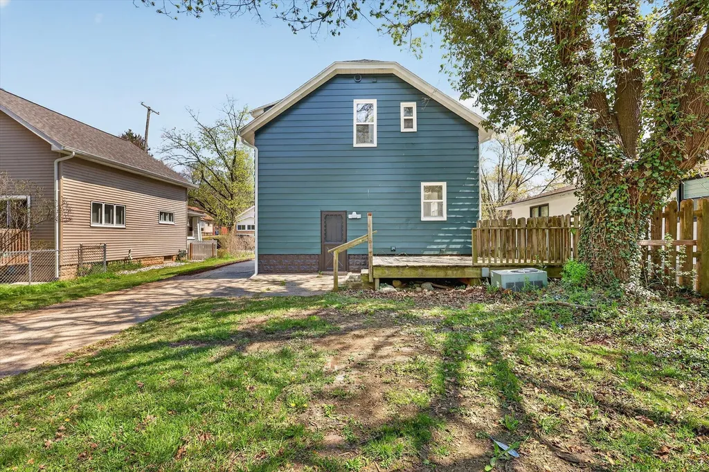 1047 Eastern Avenue NE Grand Rapids City MI 49503