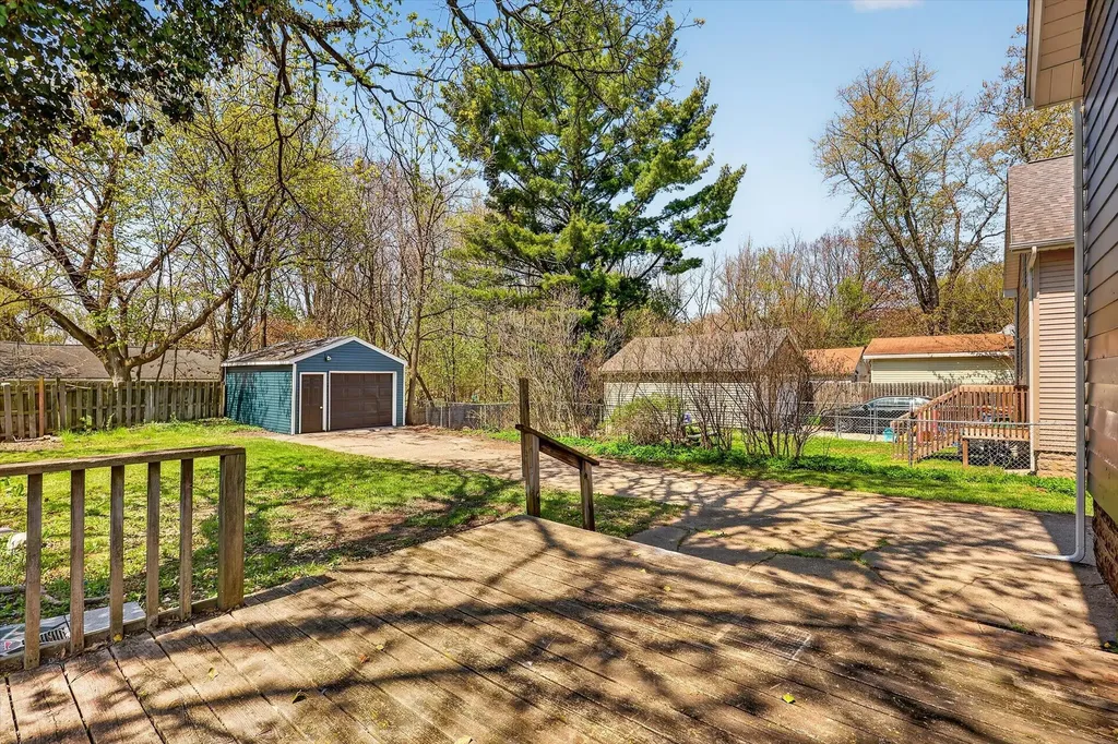 1047 Eastern Avenue NE Grand Rapids City MI 49503