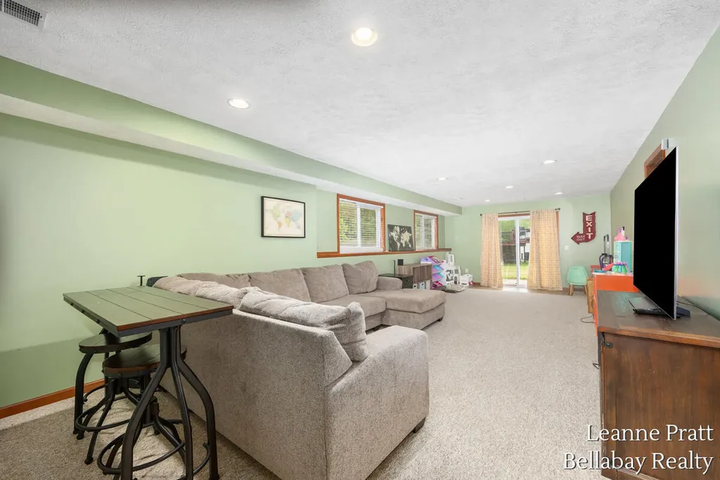 1870 Pineridge Drive Rutland Charter Township MI 49058