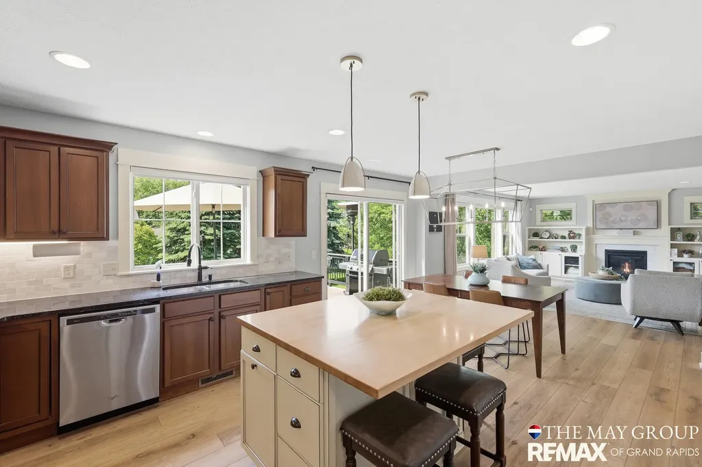 3414 Mason Ridge Drive NE Grand Rapids Charter Township MI 49525
