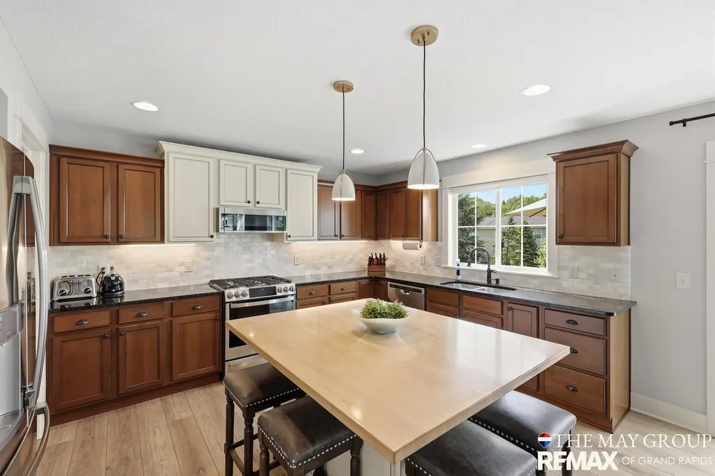 3414 Mason Ridge Drive NE Grand Rapids Charter Township MI 49525