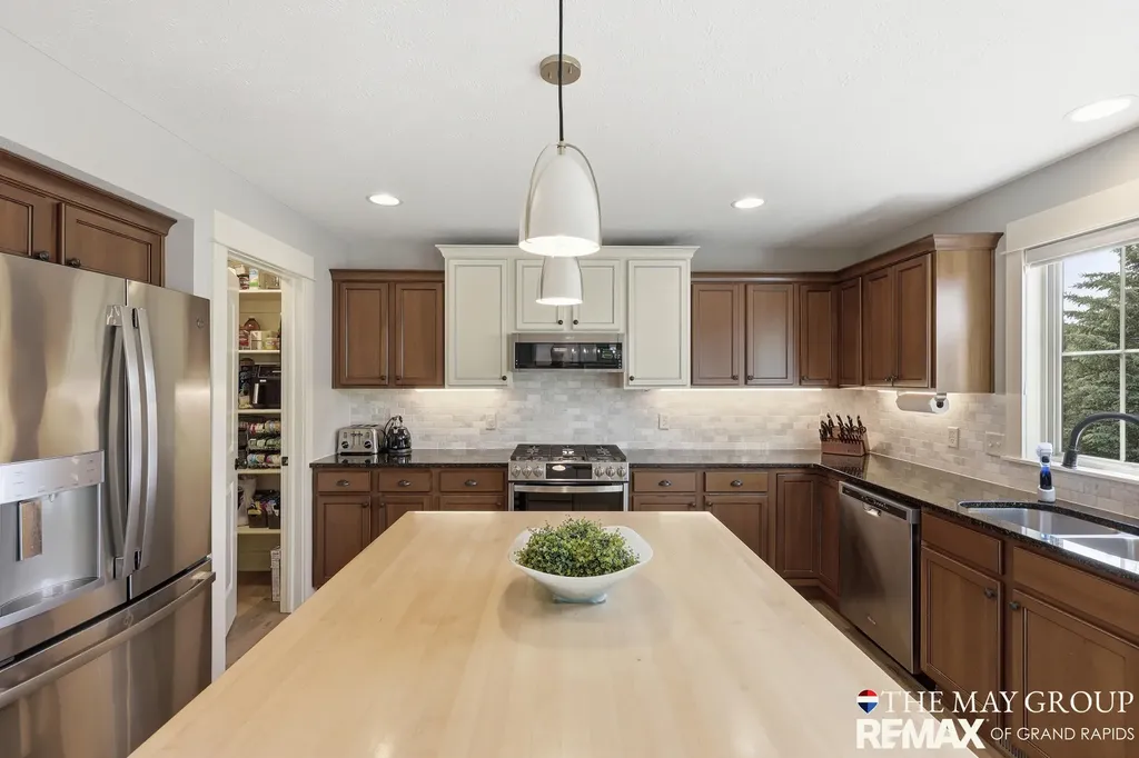 3414 Mason Ridge Drive NE Grand Rapids Charter Township MI 49525