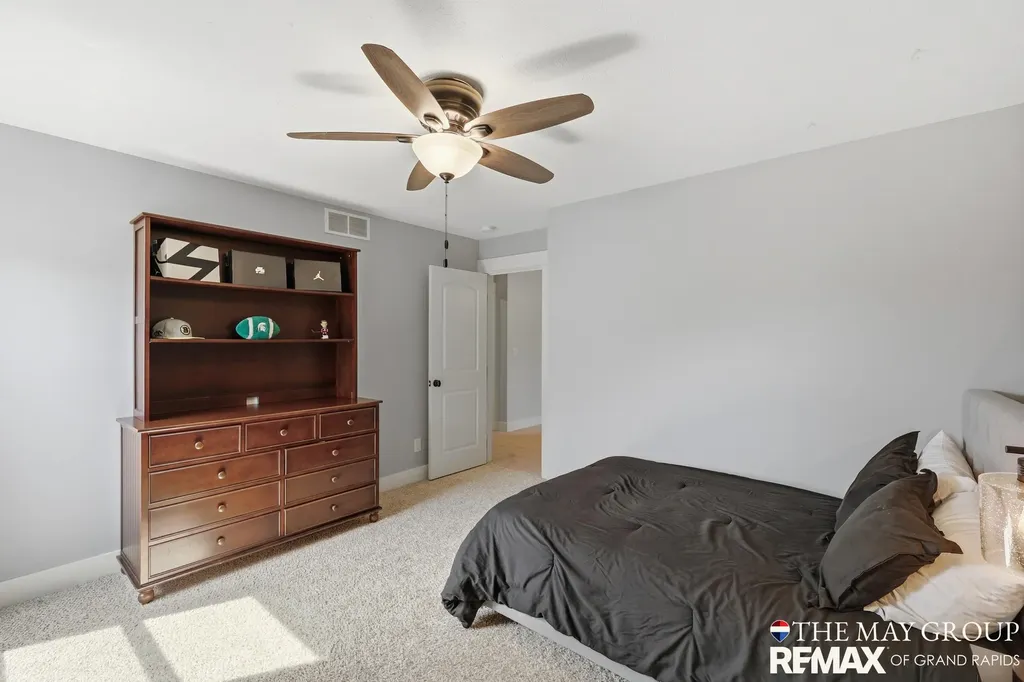 3414 Mason Ridge Drive NE Grand Rapids Charter Township MI 49525
