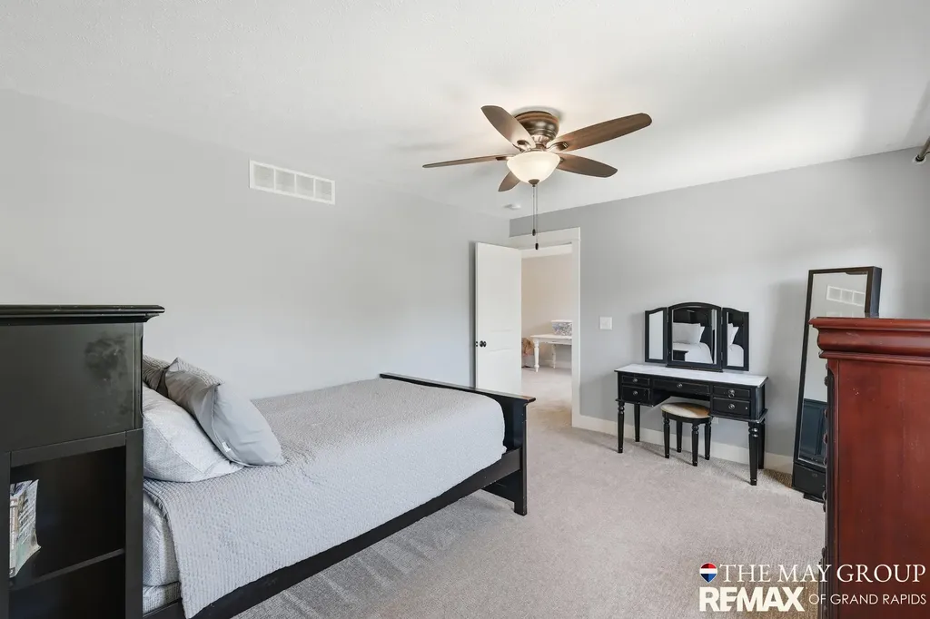 3414 Mason Ridge Drive NE Grand Rapids Charter Township MI 49525