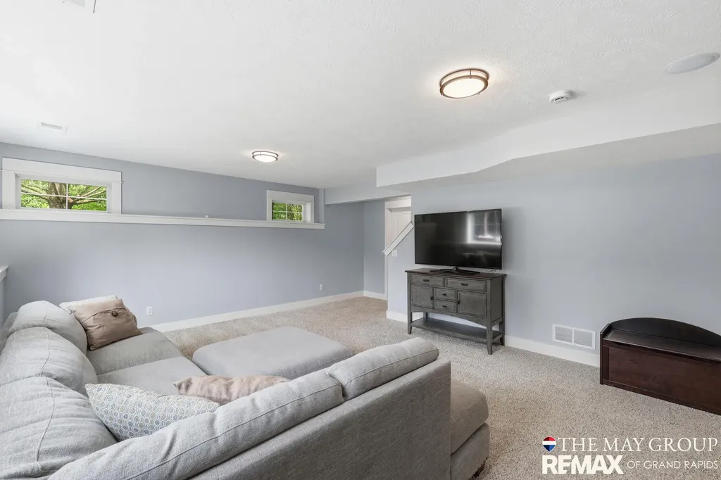 3414 Mason Ridge Drive NE Grand Rapids Charter Township MI 49525