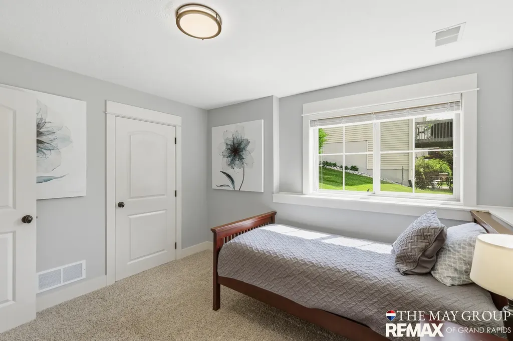 3414 Mason Ridge Drive NE Grand Rapids Charter Township MI 49525