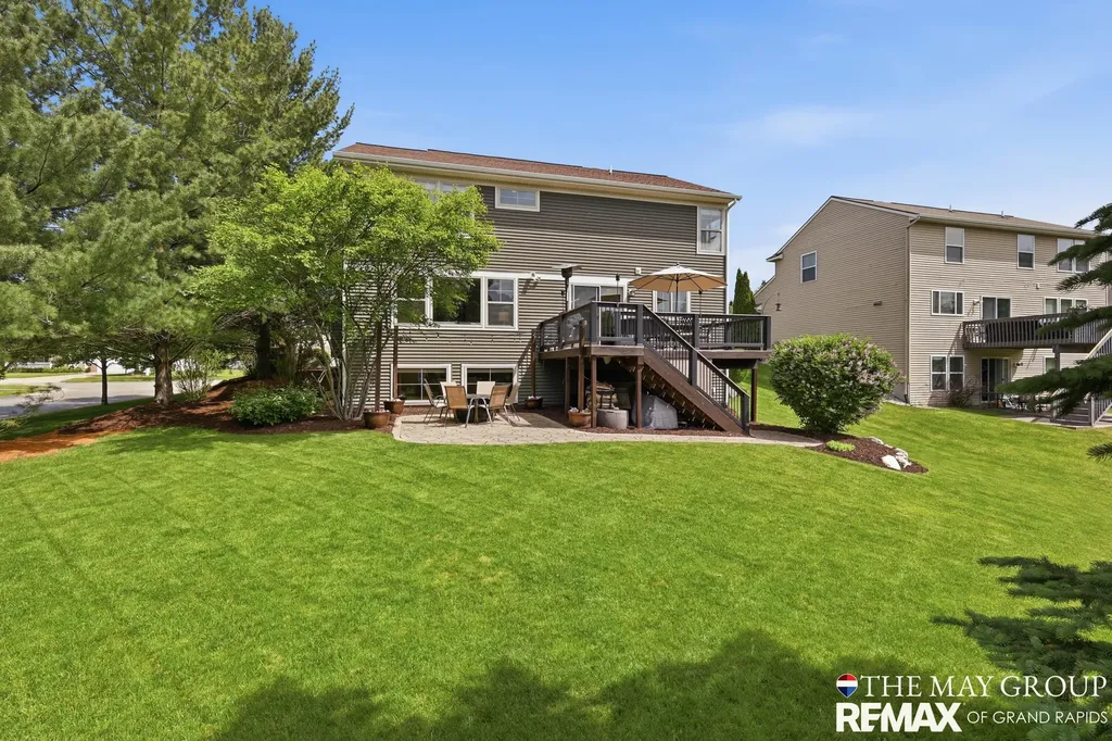 3414 Mason Ridge Drive NE Grand Rapids Charter Township MI 49525