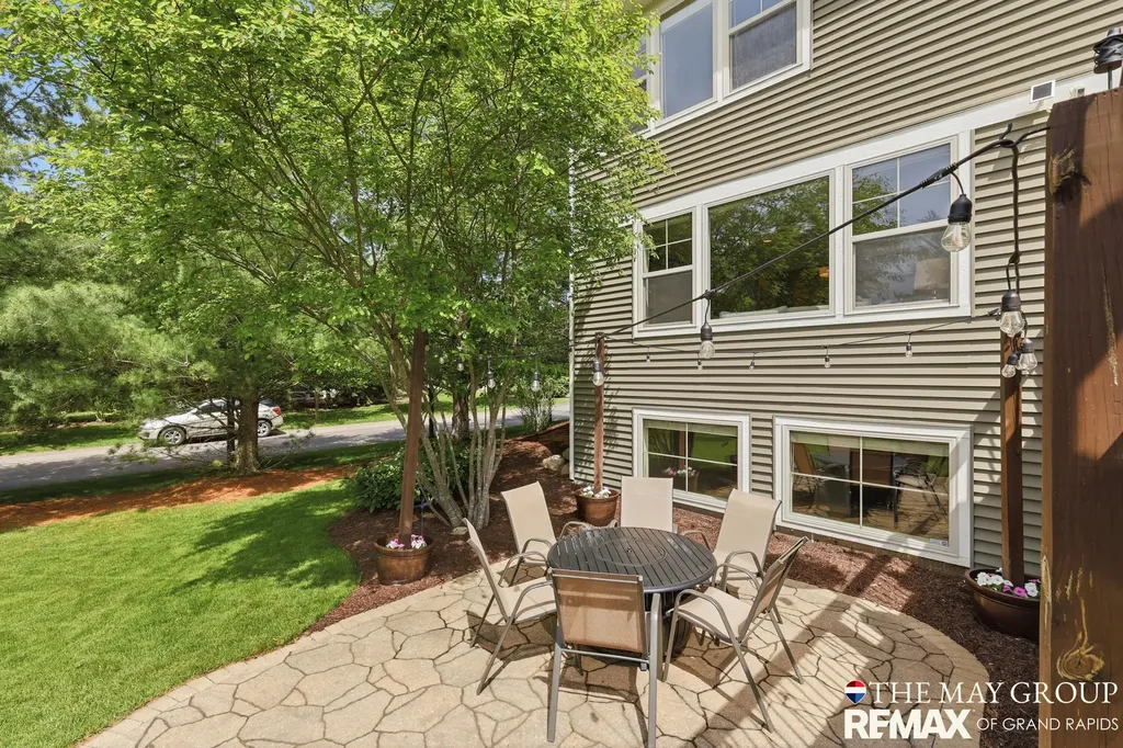 3414 Mason Ridge Drive NE Grand Rapids Charter Township MI 49525