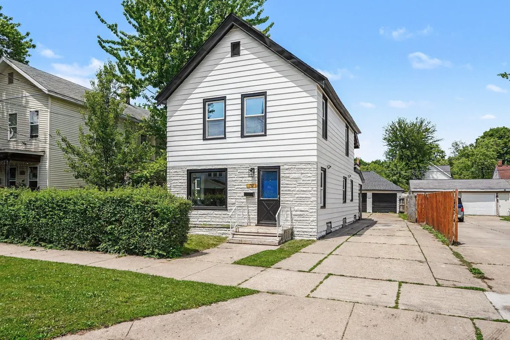 757 6th Street NW Grand Rapids City MI 49504