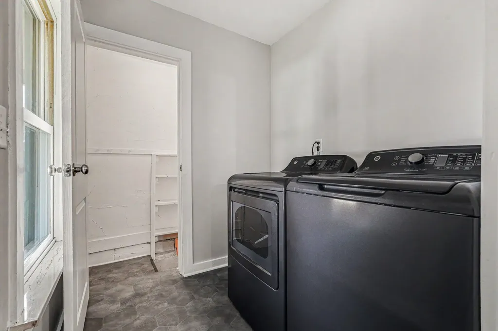 757 6th Street NW Grand Rapids City MI 49504