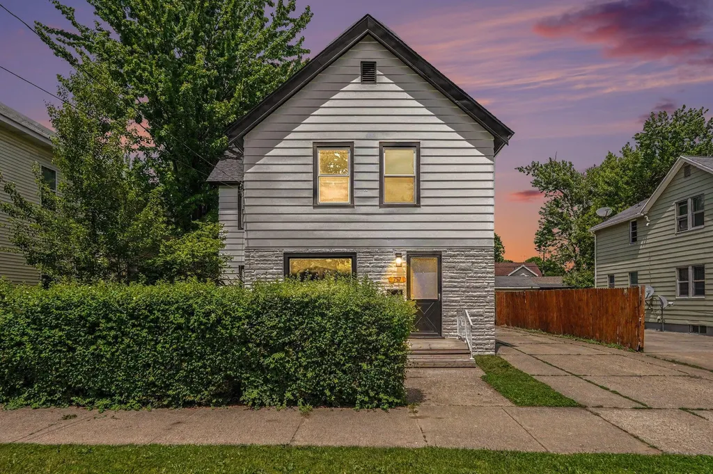 757 6th Street NW Grand Rapids City MI 49504
