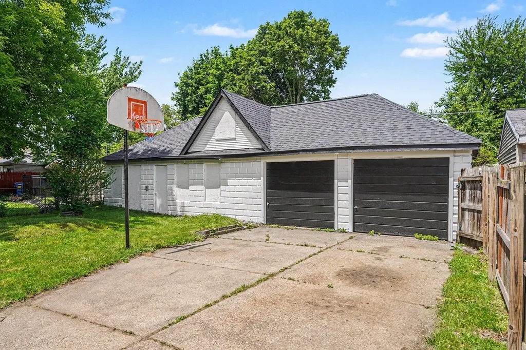 757 6th Street NW Grand Rapids City MI 49504