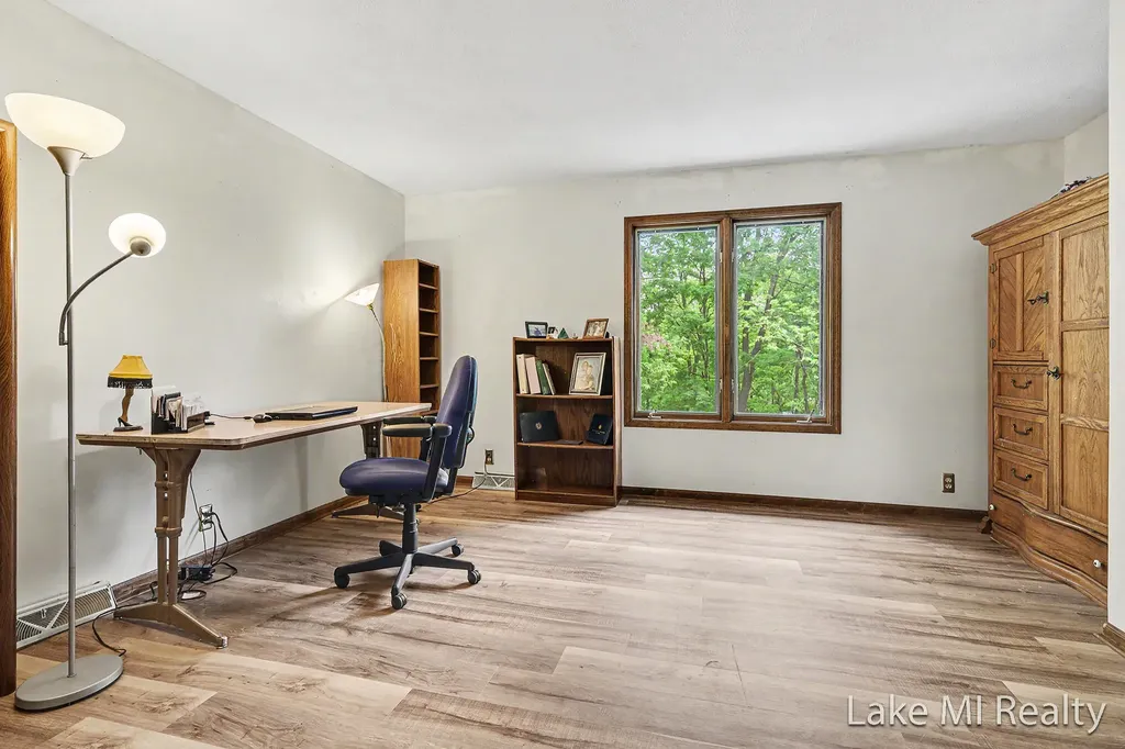 5537 Bentbrook Drive SE Kentwood City MI 49508