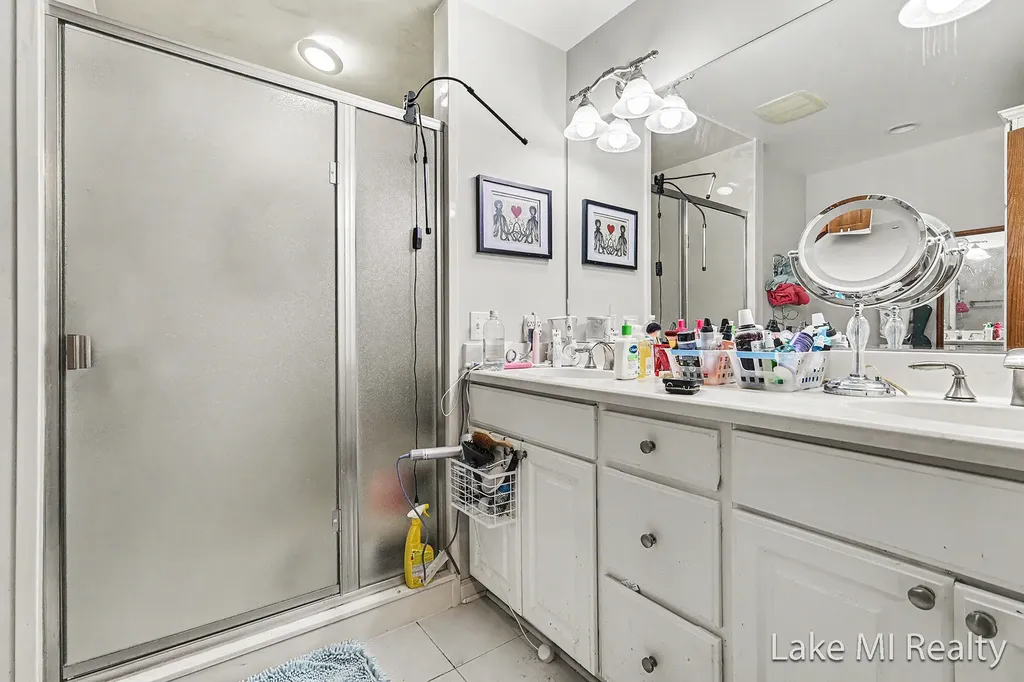 5537 Bentbrook Drive SE Kentwood City MI 49508