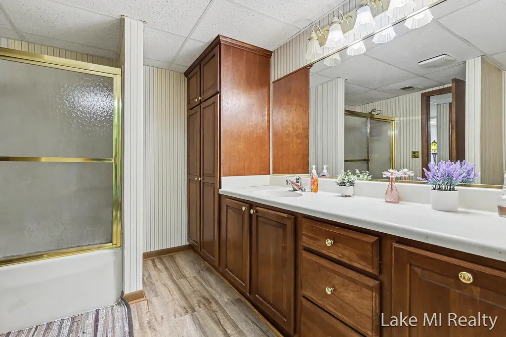 5537 Bentbrook Drive SE Kentwood City MI 49508