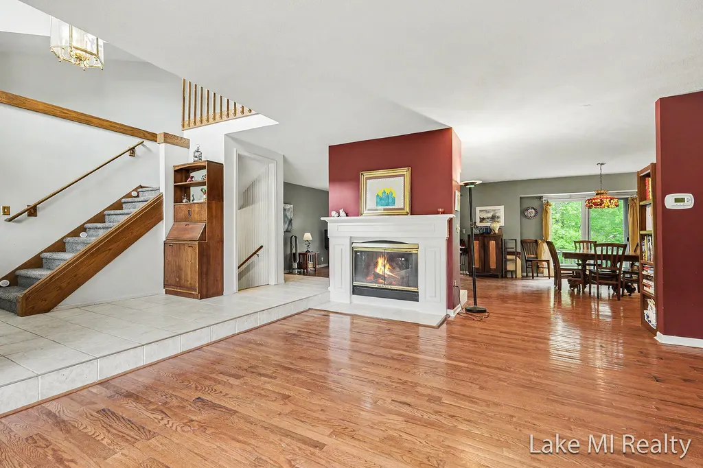 5537 Bentbrook Drive SE Kentwood City MI 49508