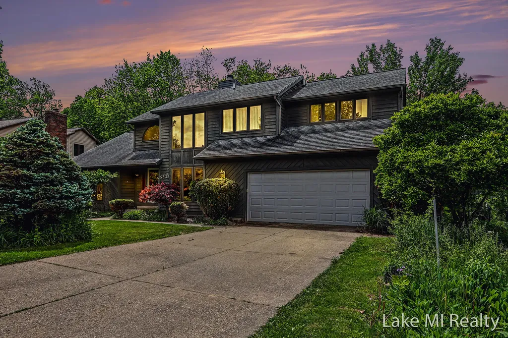 5537 Bentbrook Drive SE Kentwood City MI 49508