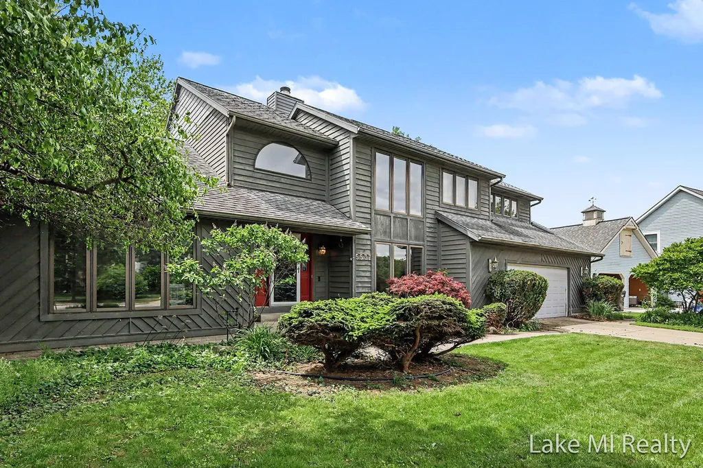 5537 Bentbrook Drive SE Kentwood City MI 49508