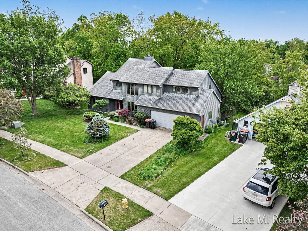 5537 Bentbrook Drive SE Kentwood City MI 49508