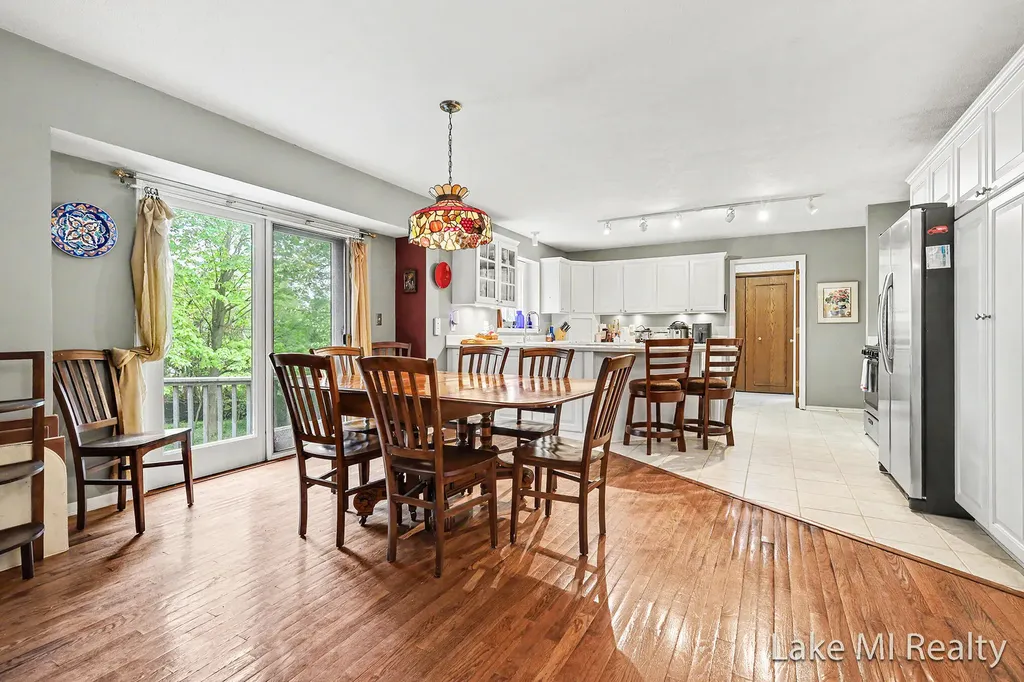 5537 Bentbrook Drive SE Kentwood City MI 49508