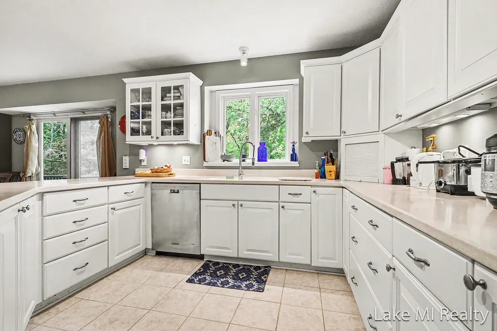 5537 Bentbrook Drive SE Kentwood City MI 49508