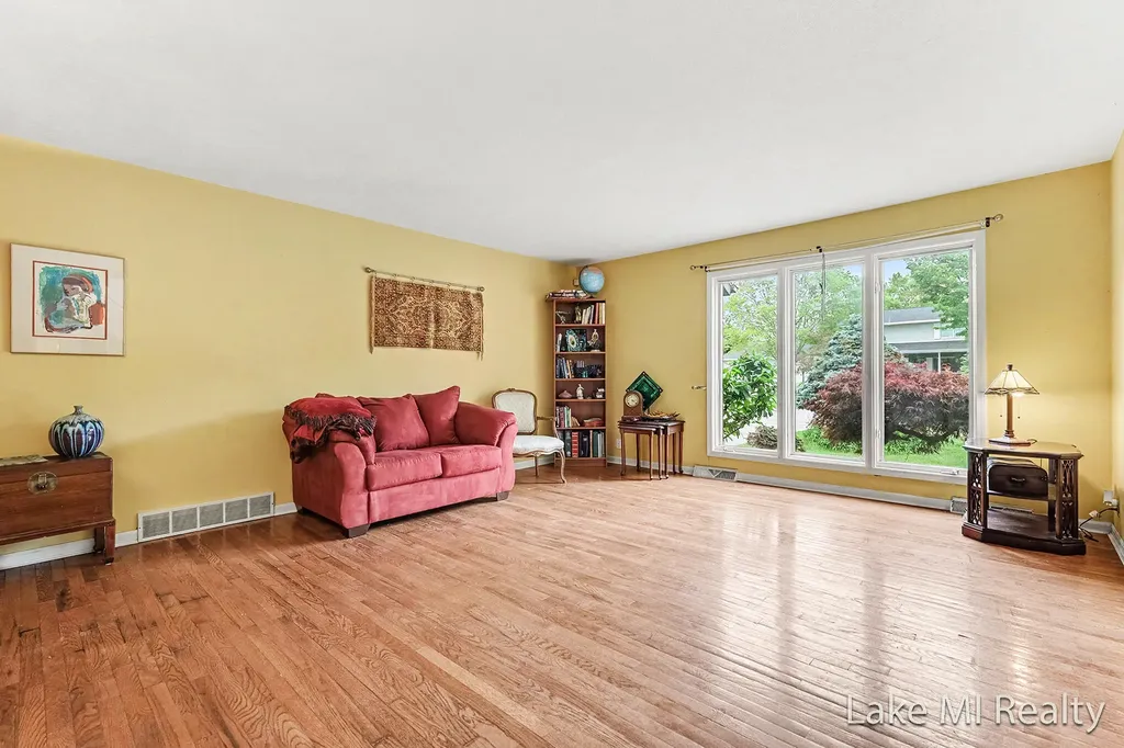 5537 Bentbrook Drive SE Kentwood City MI 49508