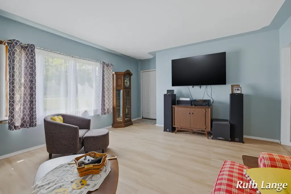 1640 Mclaughlin Avenue Muskegon Charter Township MI 49442