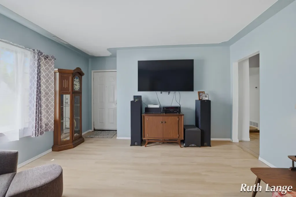 1640 Mclaughlin Avenue Muskegon Charter Township MI 49442