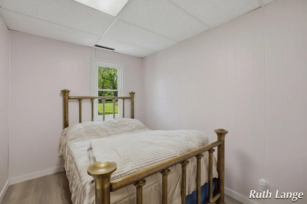 1640 Mclaughlin Avenue Muskegon Charter Township MI 49442