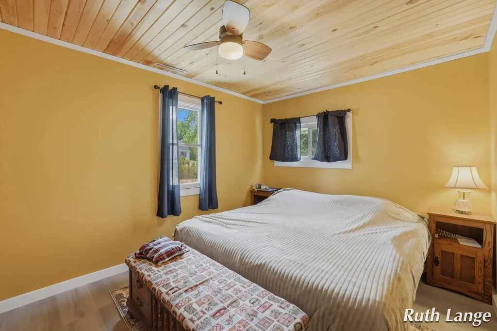 1640 Mclaughlin Avenue Muskegon Charter Township MI 49442