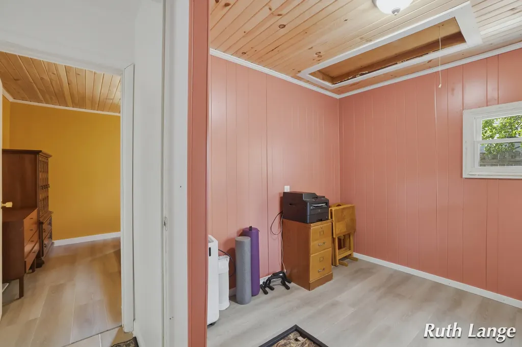 1640 Mclaughlin Avenue Muskegon Charter Township MI 49442