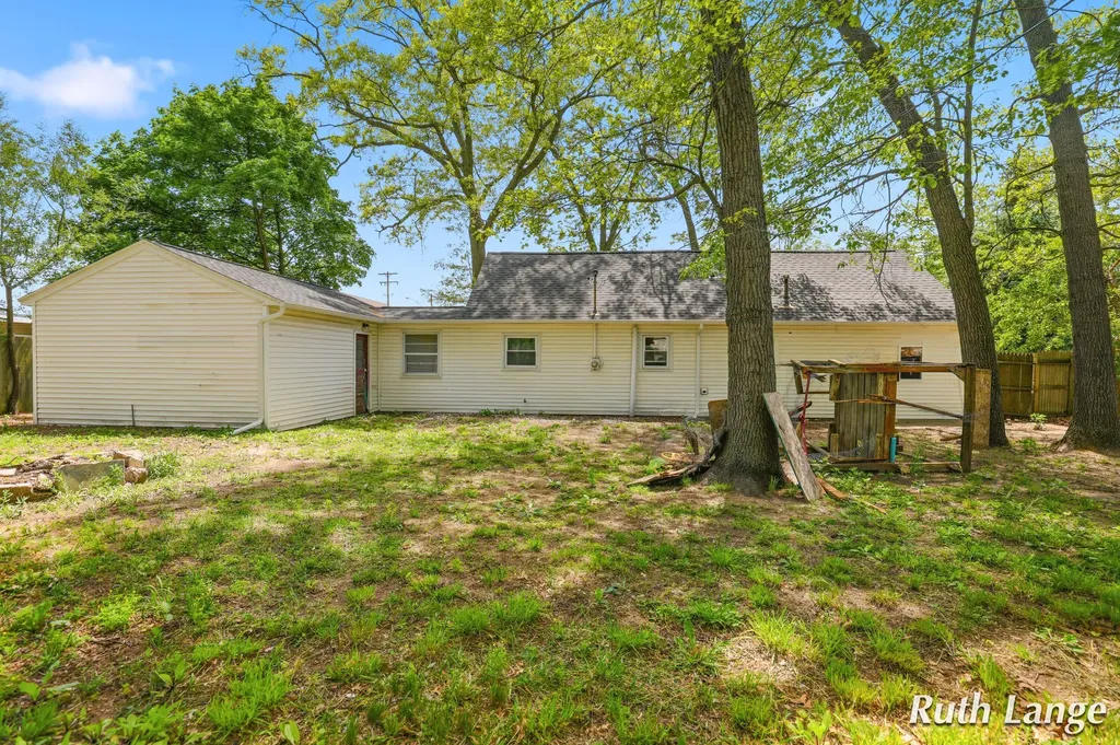 1640 Mclaughlin Avenue Muskegon Charter Township MI 49442