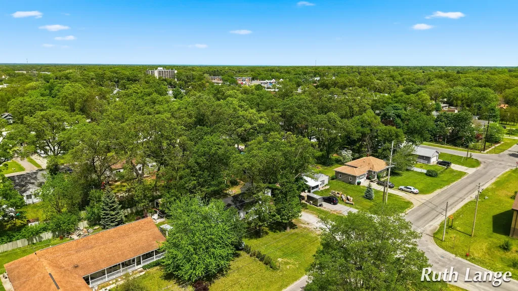 1640 Mclaughlin Avenue Muskegon Charter Township MI 49442
