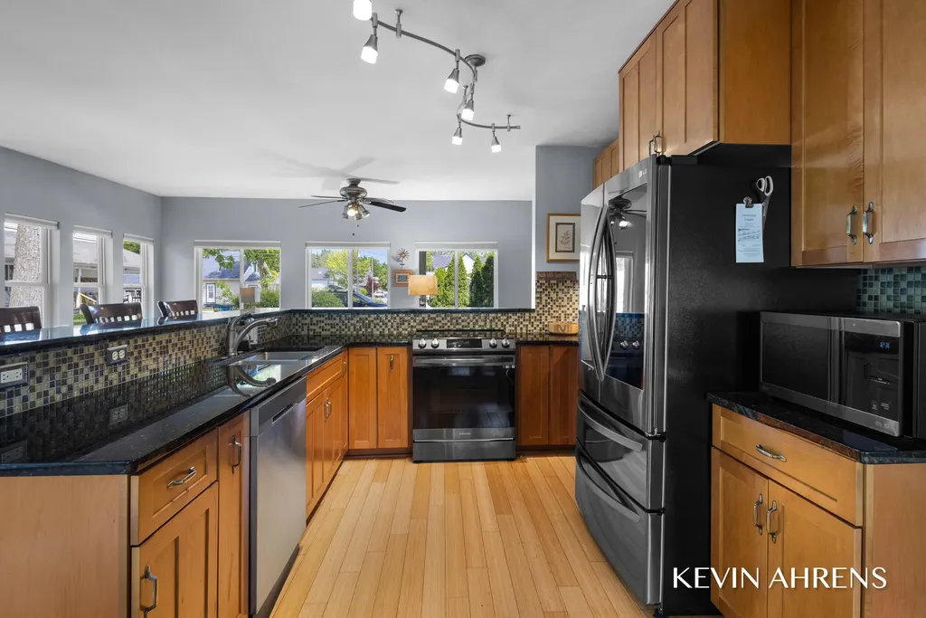 17284 Coles Park Road Spring Lake Township MI 49456