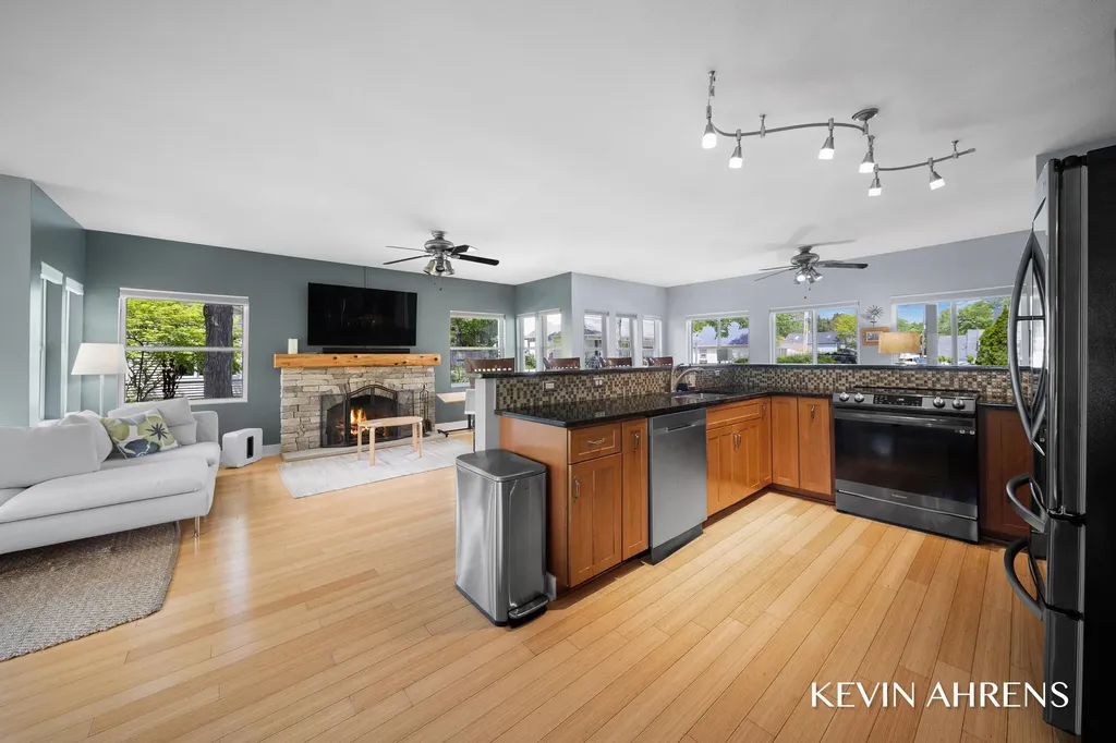 17284 Coles Park Road Spring Lake Township MI 49456