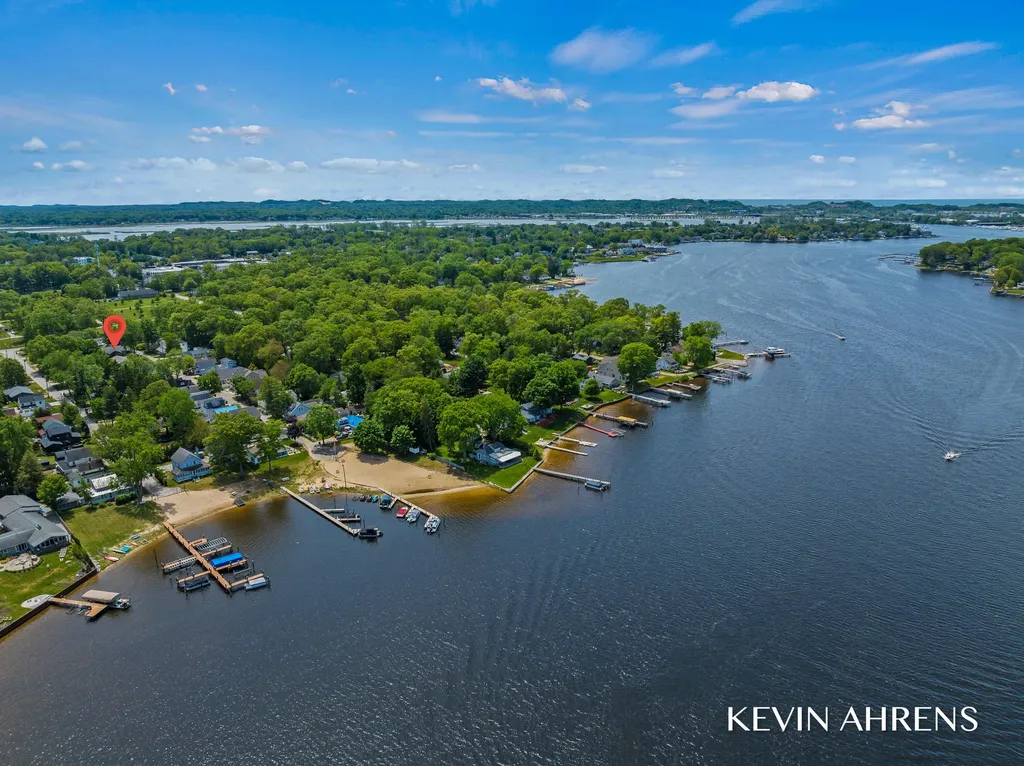 17284 Coles Park Road Spring Lake Township MI 49456