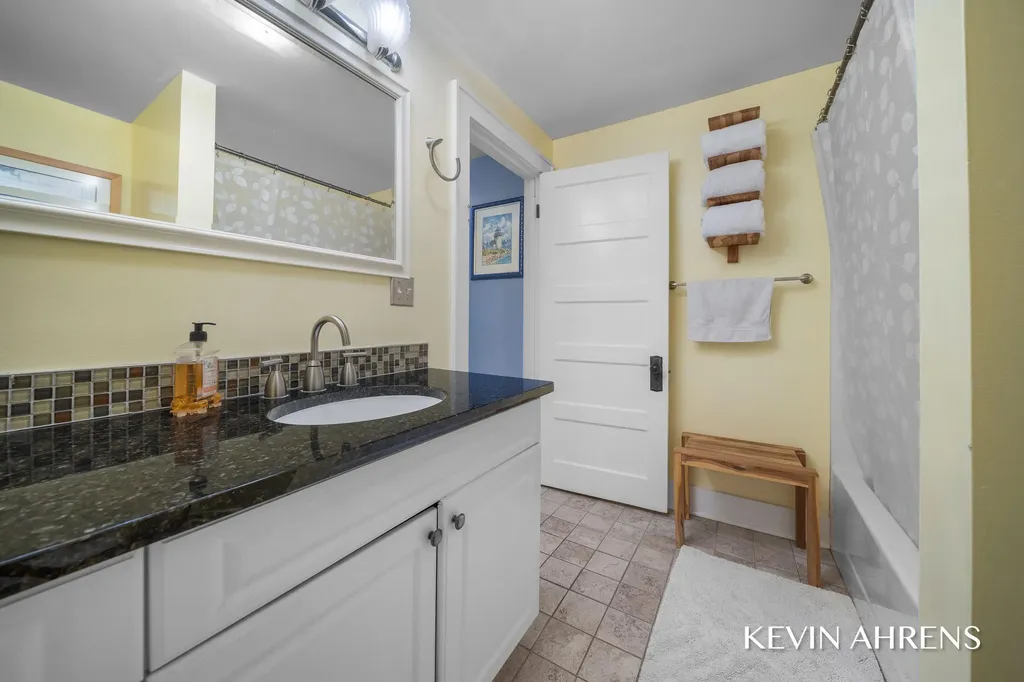 17284 Coles Park Road Spring Lake Township MI 49456