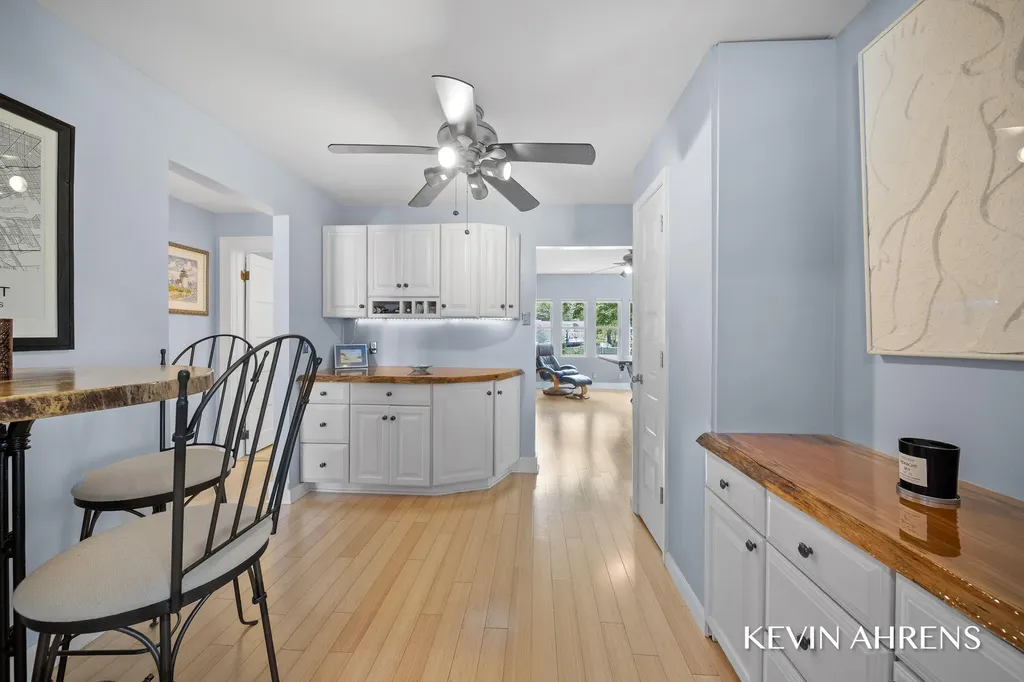 17284 Coles Park Road Spring Lake Township MI 49456