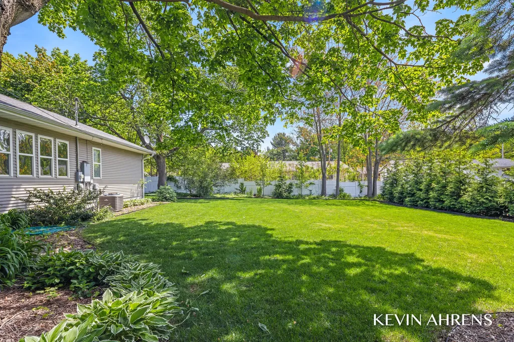 17284 Coles Park Road Spring Lake Township MI 49456
