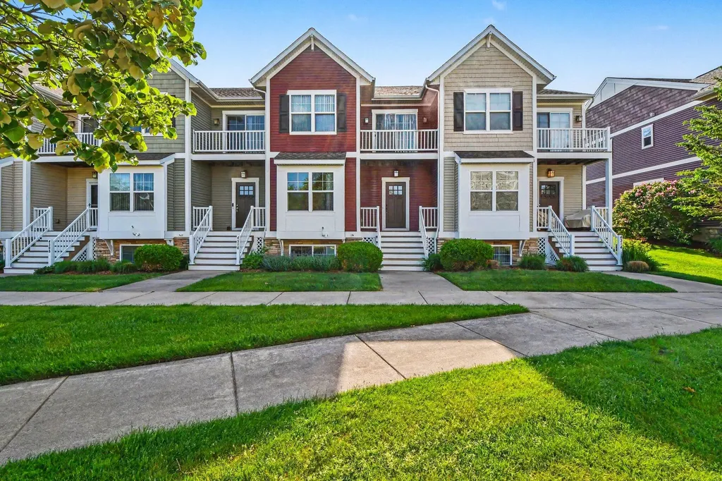4312 St Annes Avenue SE Kentwood City MI 49512