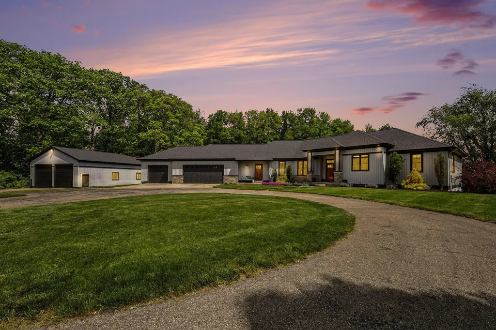 5975 Sierra Ridge Drive SE Caledonia Township MI 49316