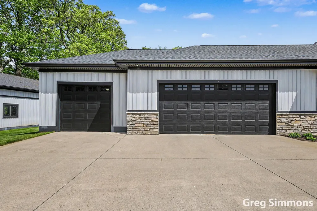 5975 Sierra Ridge Drive SE Caledonia Township MI 49316