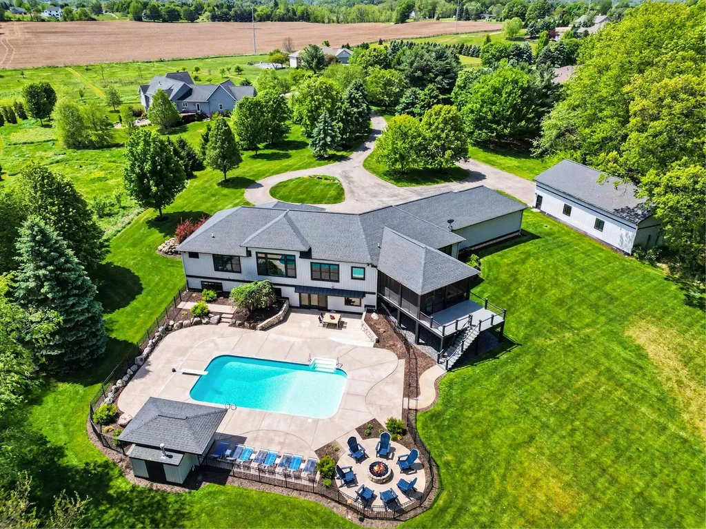 5975 Sierra Ridge Drive SE Caledonia Township MI 49316